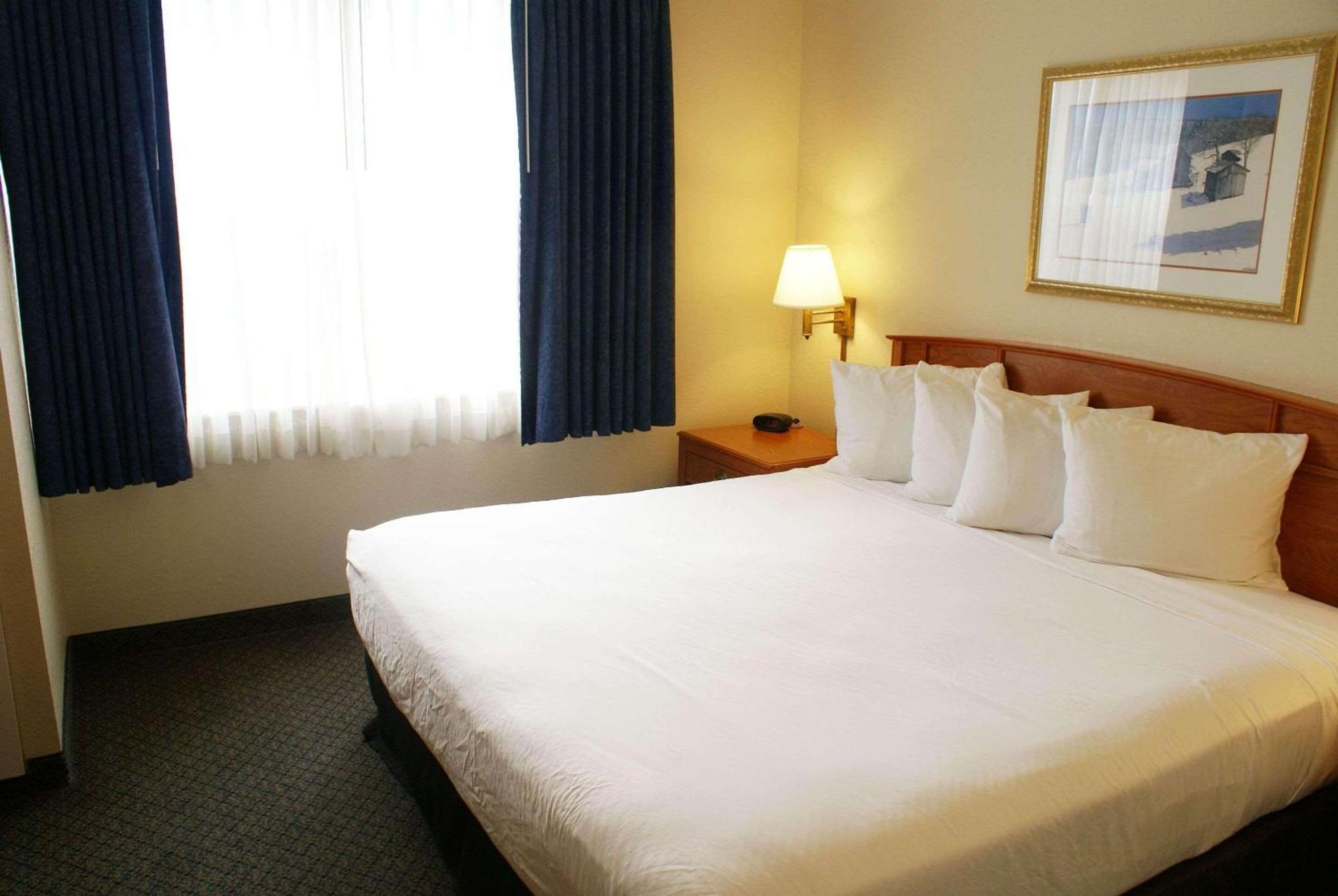Country Inn & Suites By Radisson, Lansing, Mi Eksteriør bilde